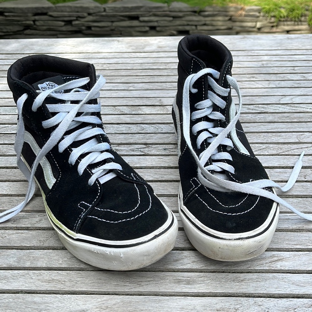 Vans SK8-HI. Black high top. Women’s size 9. Comfy Cush Insole.